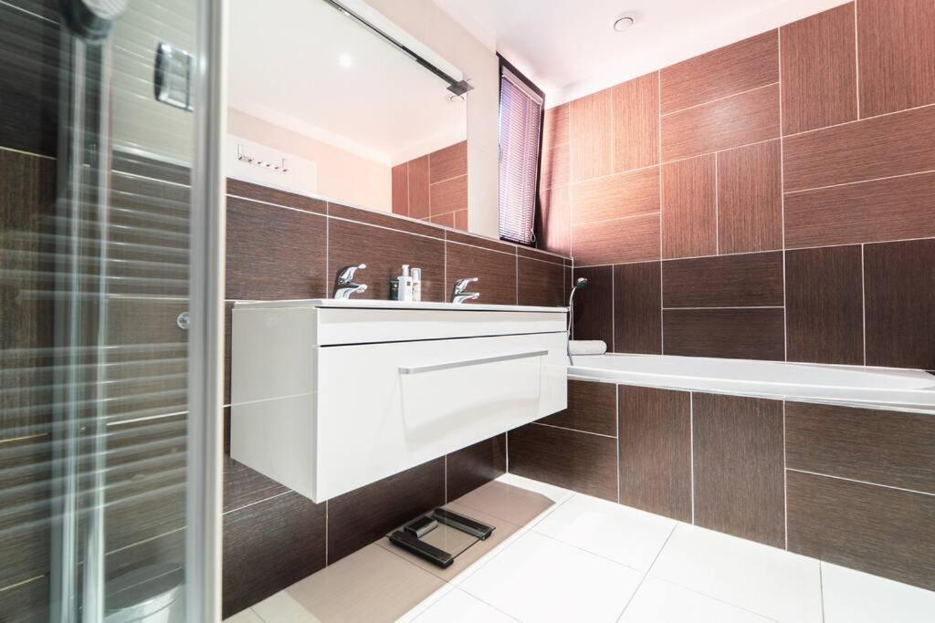 Prague Marina River View Apartment Close To City Centre Free Parking Exteriér fotografie