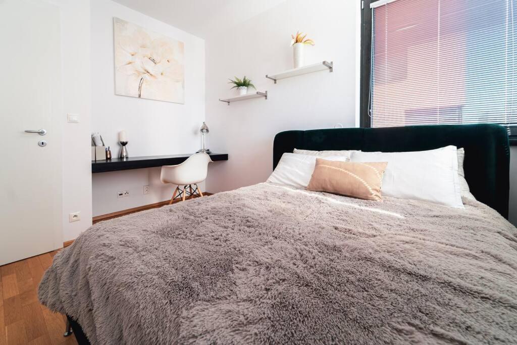 Prague Marina River View Apartment Close To City Centre Free Parking Exteriér fotografie